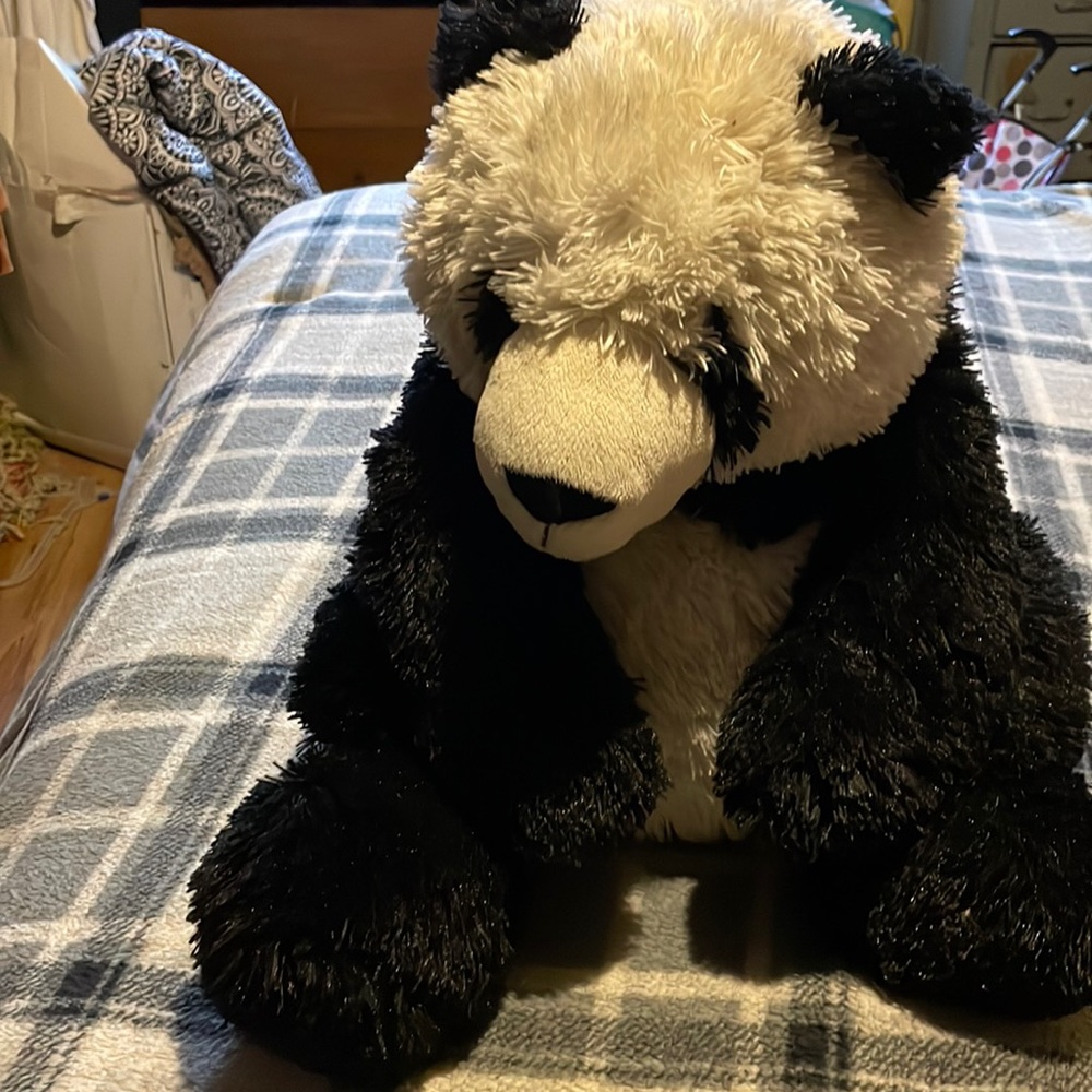 I’m selling a panda stuff bear